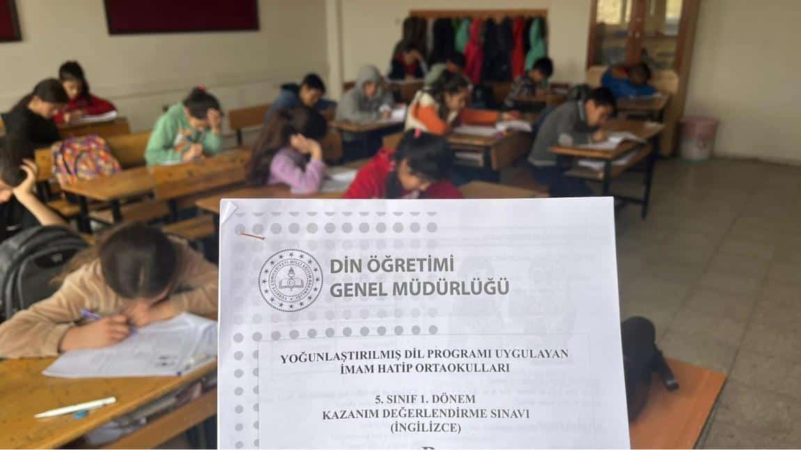 Din Öğretimi Genel Müdürlüğünce Yoğunlaştırılmış Dil Programı Uygulayan İmam Hatip Ortaokullari kazanım değerlendirme sınavı yapılmıştır 